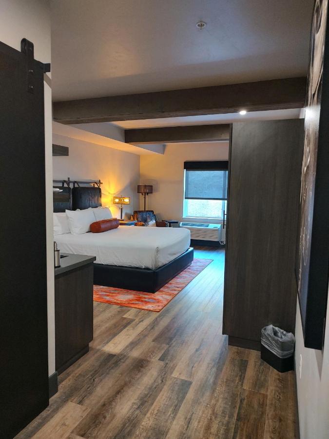 Bunk House Hotel Madras Eksteriør billede